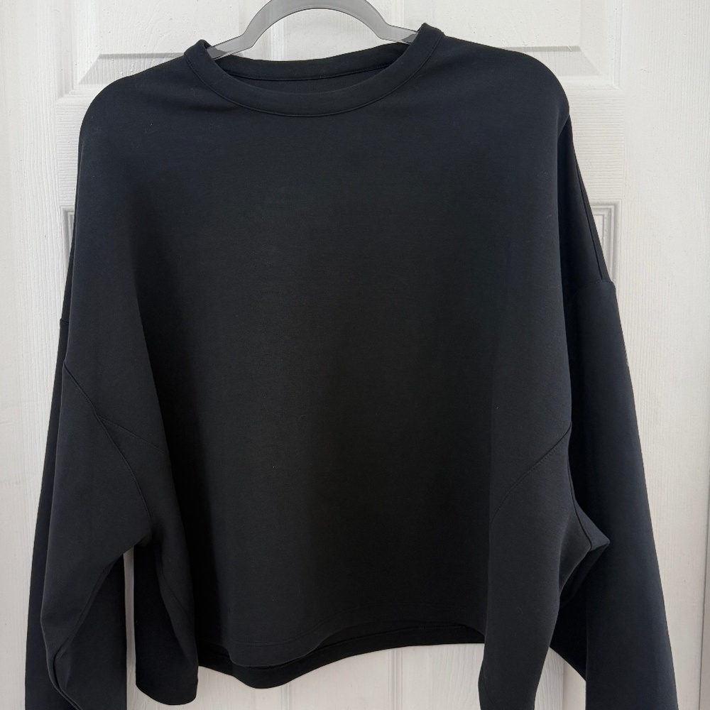 Nike 24.7 ImpossiblySoft Women's Dri-FIT Oversized Crew-Neck Top - Medium